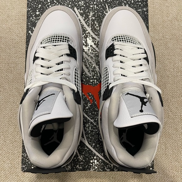 DS Brand New 100% Authentic Air Jordan 4 IV Military Black size 9.5 Mens - Picture 4 of 6